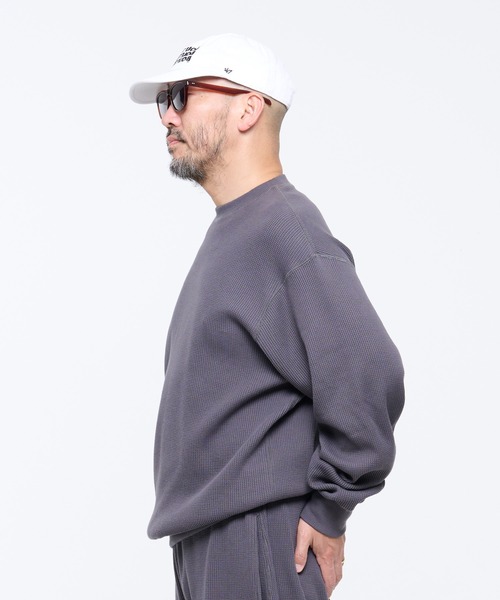 FRUIT OF THE LOOM（フルーツオブザルーム）の「金子恵治 THERMAL CREW NECK TEE / サーマル / ヴィンテージ / ワンマイルウェア / パックT / スウェット / セットアップ / オリジナルパッケージ（スウェット・メンズ・ネイビー/チャコールグレー・M/L/XL）」の6枚目の写真