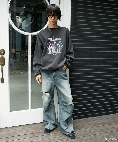 PUBLUX（パブリュクス）の「PUBLUX/パブリュクス 別注 'Disney VILLAINS' SWEAT/'ディズニーヴィランズ' プリントスウェット(限定展開)（スウェット・メンズ・チャコールグレー/ライトグレー・MEDIUM/LARGE/SMALL）」の4枚目の写真