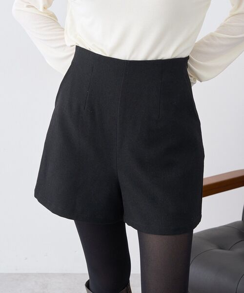 earth music&ecology(アースミュージックアンドエコロジー)の「バックレースアップショートパンツ(その他パンツ・レディース・ブラウン/ブラック・S/M)」の13枚目の写真