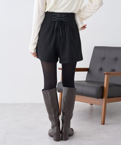 earth music&ecology(アースミュージックアンドエコロジー)の「バックレースアップショートパンツ(その他パンツ・レディース・ブラウン/ブラック・S/M)」の18枚目の写真