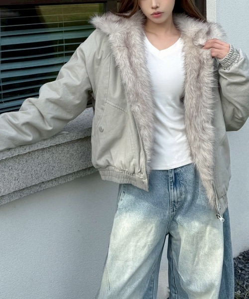 almo(アルモ)の「【LAMPOON】フェイクファーフードブルゾン(ブルゾン・レディース・グレー/ブラック・SMALL/MEDIUM/LARGE/X-LARGE)」の16枚目の写真
