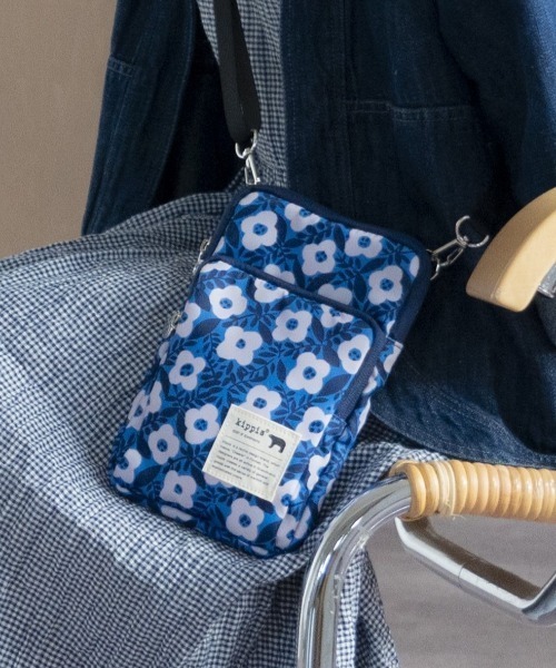 kippis(キッピス)の「kippisコンパクトショルダーバッグ<撥水加工>(ショルダーバッグ・レディース・イエロー系その他/ブルー系その他2/ブラック系その他/ホワイト系その他2/グリーン系その他2/グリーン系その他3/グレー系その他2/ホワイト系その他3・FREE)」の7枚目の写真