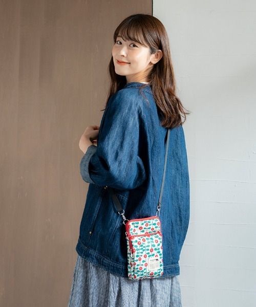 kippis(キッピス)の「kippisコンパクトショルダーバッグ<撥水加工>(ショルダーバッグ・レディース・イエロー系その他/ブルー系その他2/ブラック系その他/ホワイト系その他2/グリーン系その他2/グリーン系その他3/グレー系その他2/ホワイト系その他3・FREE)」の13枚目の写真