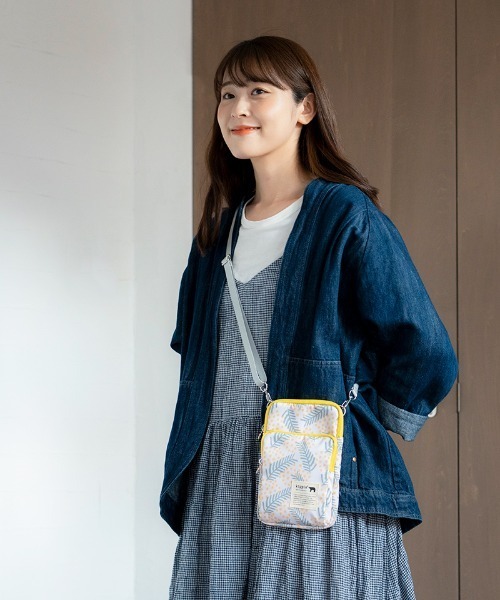kippis(キッピス)の「kippisコンパクトショルダーバッグ<撥水加工>(ショルダーバッグ・レディース・イエロー系その他/ブルー系その他2/ブラック系その他/ホワイト系その他2/グリーン系その他2/グリーン系その他3/グレー系その他2/ホワイト系その他3・FREE)」の18枚目の写真