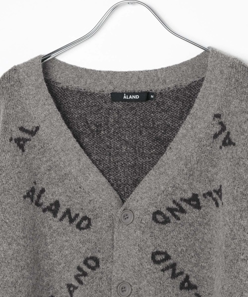 ALAND(エーランド)の「【UNISEX】ALAND/ロゴジャガードカーディガン(カーディガン/ボレロ・レディース・ライトブルー/チャコール・LARGE/MEDIUM)」の4枚目の写真