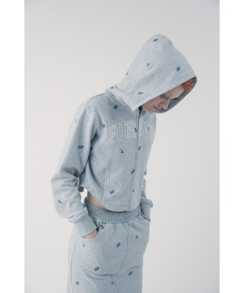 FURFUR(ファーファー)の「フラワー刺繍ジップアップフーディー(スウェット・レディース・アイボリー/グレー/ネイビー・F)」の9枚目の写真