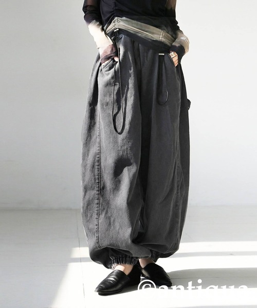 antiqua(アンティカ)の「デニム バルーンパンツ(デニムパンツ・レディース・グレー/ブルー・ONESIZE)」の3枚目の写真