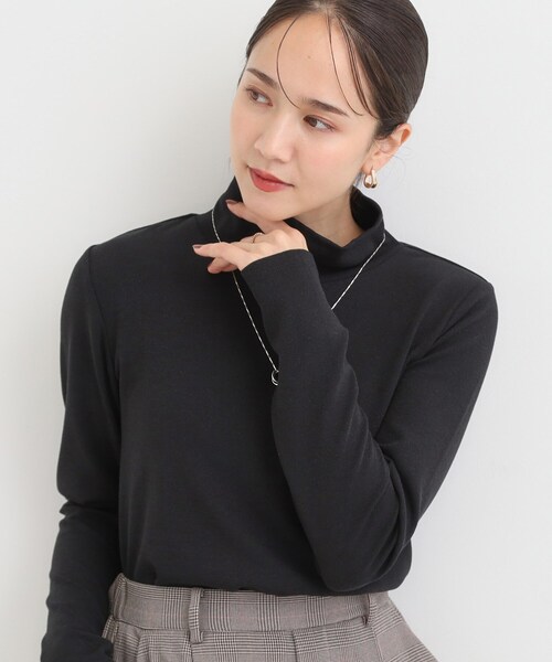 Cutie Blonde（キューティーブロンド）の「ラメスムースハイネックインナー（Tシャツ/カットソー・レディース・ダークブラウン/ブラック/アイボリー/ブルー・04/03/02/01）」の3枚目の写真