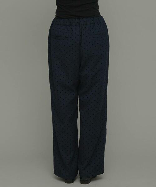 URBAN RESEARCH Sonny Label（アーバンリサーチサニーレーベル）の「『WEB限定』フロッキードットイージーパンツ（その他パンツ・レディース・ブラック/ネイビー・36/38）」の13枚目の写真