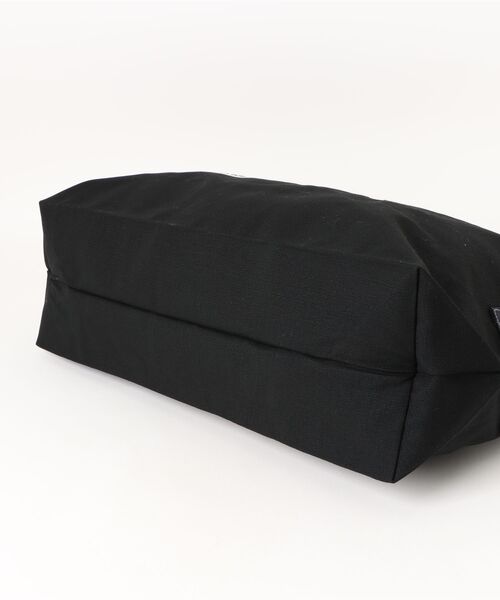 SNOOPY×OLD BETTY'S(スヌーピーカケルオールドベティーズ)の「スヌーピー【SNOOPY】Canvas Zip Tote Bag (FAMILY柄)(トートバッグ・レディース・ブラック/ネイビー/オリーブ・FREE)」の8枚目の写真