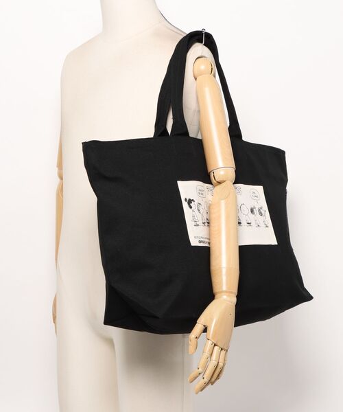 SNOOPY×OLD BETTY'S(スヌーピーカケルオールドベティーズ)の「スヌーピー【SNOOPY】Canvas Zip Tote Bag (FAMILY柄)(トートバッグ・レディース・ブラック/ネイビー/オリーブ・FREE)」の10枚目の写真