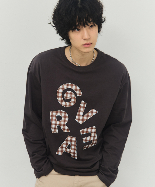GRAVER（グレーバー）の「[ユニセックス]GチェックロングスリーブTシャツ_3カラー（Tシャツ/カットソー・レディース・ホワイト/ブラック/チャコール・LARGE/MEDIUM）」の6枚目の写真