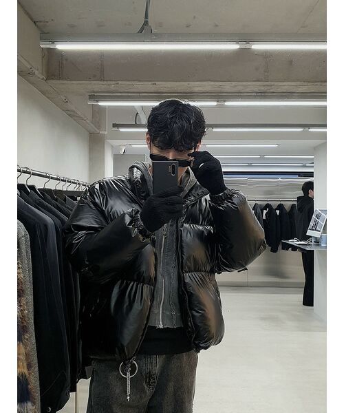 MUSINSA STANDARD（ムシンサスタンダード）の「シンセティックレザープッパーショートパディングジャケット[ブラック]（ダウンジャケット/コート・メンズ・その他・MEDIUM/LARGE/X-LARGE/XX-LARGE）」の5枚目の写真