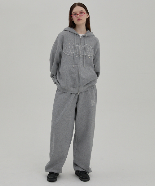 WaiKei(ワイケイ)の「ロゴ刺繍スウェットパンツグレー(スウェットパンツ・レディース・その他・1/2/3)」の2枚目の写真