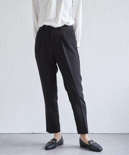 IKKA LOUNGE（イッカラウンジ）の「【洗濯機で洗える／セットアップ対応】ウォッシャブルテーパードパンツ（その他パンツ・レディース・ネイビー/ブラック/グレイッシュベージュ・M/L/XL/S）」の21枚目の写真