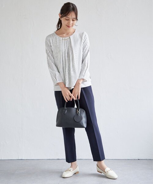 IKKA LOUNGE（イッカラウンジ）の「【洗濯機で洗える／セットアップ対応】ウォッシャブルテーパードパンツ（その他パンツ・レディース・ネイビー/ブラック/グレイッシュベージュ・M/L/XL/S）」の16枚目の写真