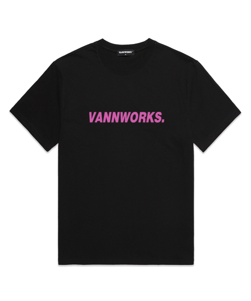 VANNWORKS(バンワークス)の「ベーシックロゴオーバーサイズ半袖Tシャツ (VS0104) ブラック/ピンク(Tシャツ/カットソー・レディース・その他・LARGE/MEDIUM/SMALL/X-LARGE/XX-LARGE)」の1枚目の写真
