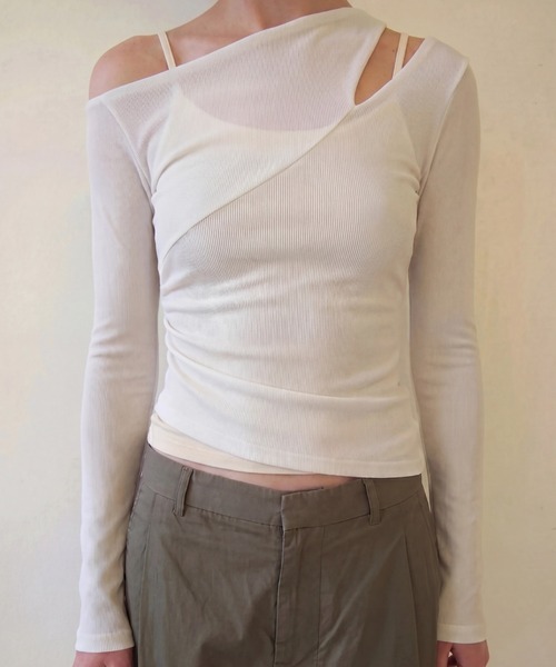 kiehtova(キエトヴァ)の「【kiehtova】ONE SHOULDER DRAPE TOPS/ワンショルダードレープトップス(Tシャツ/カットソー・レディース・サックスブルー/ブラック/ベージュ/ホワイト・FREE)」の2枚目の写真