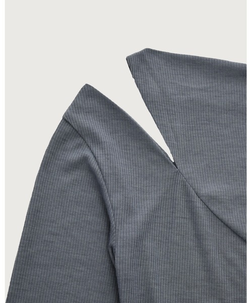 kiehtova（キエトヴァ）の「【kiehtova】ONE SHOULDER DRAPE TOPS/ワンショルダードレープトップス（Tシャツ/カットソー・レディース・サックスブルー/ブラック/ベージュ・FREE）」の8枚目の写真