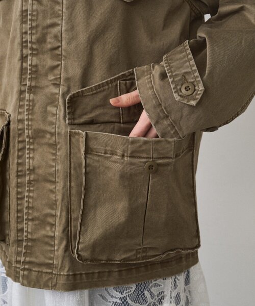 LOUNGEDRESS（ラウンジドレス）の「ヴィンテージライクミリタリージャケット（その他アウター・レディース・カーキ・FREE）」の3枚目の写真