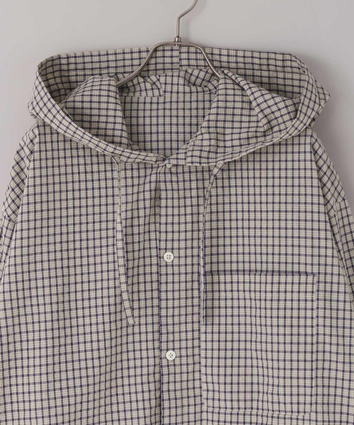 LOWRYS FARM（ローリーズファーム）の「【LFM(U)】フーディーチェックシャツ　 639522（シャツ/ブラウス・メンズ・チャコールグレー/ベージュ・MEDIUM/LARGE）」の4枚目の写真
