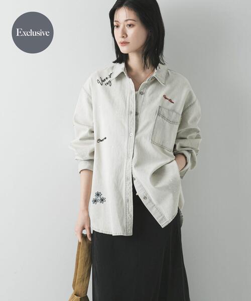 PICCADILLY（ピカデリー）の「『別注』PICCADILLY×URBAN RESEARCH　刺繍デニムシャツ（シャツ/ブラウス・レディース・ライトグレー/ライトインディゴブルー・FREE）」の2枚目の写真