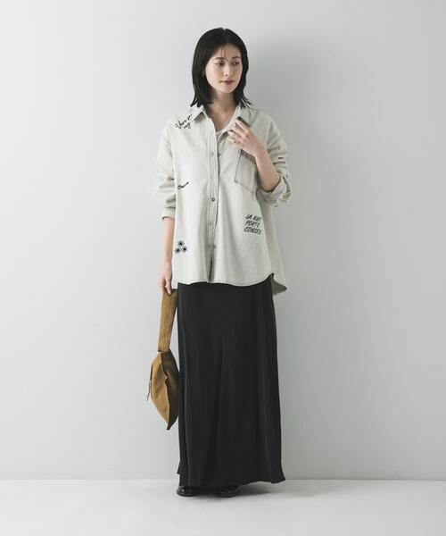 PICCADILLY（ピカデリー）の「『別注』PICCADILLY×URBAN RESEARCH　刺繍デニムシャツ（シャツ/ブラウス・レディース・ライトグレー/ライトインディゴブルー・FREE）」の20枚目の写真