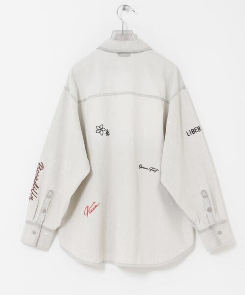 PICCADILLY（ピカデリー）の「『別注』PICCADILLY×URBAN RESEARCH　刺繍デニムシャツ（シャツ/ブラウス・レディース・ライトグレー/ライトインディゴブルー・FREE）」の17枚目の写真