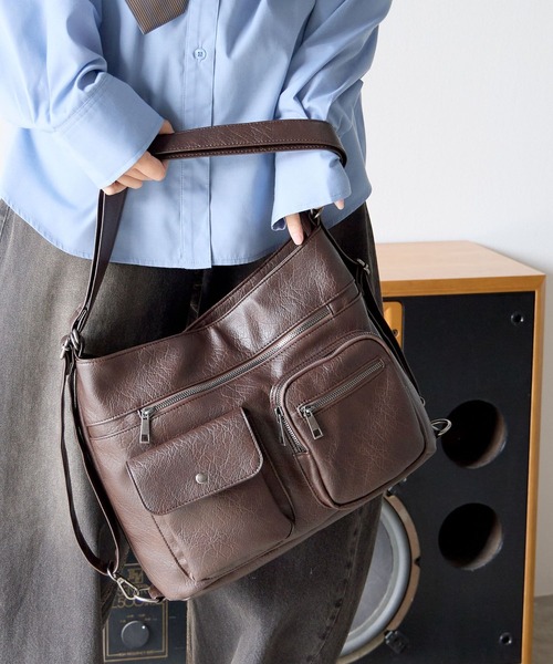 PBLIM（ページボーイリム）の「《UNISEX/３WAYで使える》７ポケットショルダーバッグ（ショルダーバッグ・レディース・ブラック/ブラウン/ターコイズブルー・FREE）」の2枚目の写真