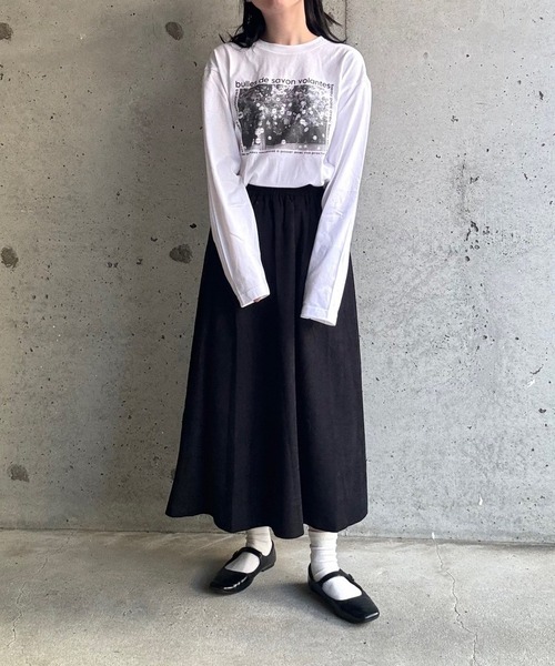 etta（エタ）の「モノクロフォトデザインロンT／長袖Tシャツ（Tシャツ/カットソー・レディース・ホワイト・MEDIUM/LARGE/SMALL/X-LARGE）」の2枚目の写真