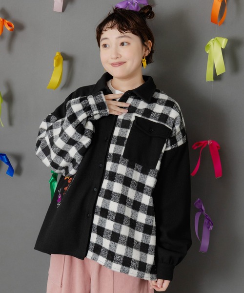 ScoLar(スカラー)の「153766:POP刺繍×チェック柄シャツ(ブルゾン・レディース・チャコールグレー/ブラック/アイボリー・M)」の7枚目の写真