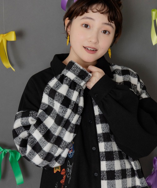 ScoLar(スカラー)の「153766:POP刺繍×チェック柄シャツ(ブルゾン・レディース・チャコールグレー/ブラック/アイボリー・M)」の8枚目の写真
