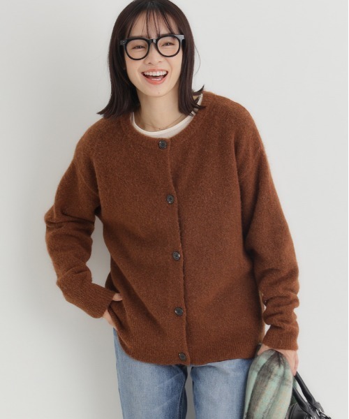 Right-on（ライトオン）の「【HONEYSUCKLE ROSE】シャギークルーカーディガン (オーバーサイズ/ふわふわニット/保温性)（カーディガン/ボレロ・レディース・ダークグレー/ベージュ/ブラウン・L/M）」の4枚目の写真