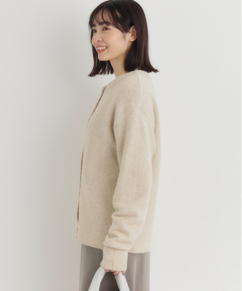 Right-on（ライトオン）の「【HONEYSUCKLE ROSE】シャギークルーカーディガン (オーバーサイズ/ふわふわニット/保温性)（カーディガン/ボレロ・レディース・ダークグレー/ベージュ/ブラウン・L/M）」の9枚目の写真