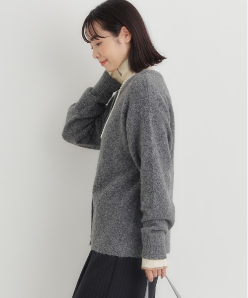 Right-on（ライトオン）の「【HONEYSUCKLE ROSE】シャギークルーカーディガン (オーバーサイズ/ふわふわニット/保温性)（カーディガン/ボレロ・レディース・ダークグレー/ベージュ/ブラウン・L/M）」の13枚目の写真