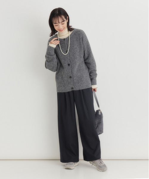 Right-on（ライトオン）の「【HONEYSUCKLE ROSE】シャギークルーカーディガン (オーバーサイズ/ふわふわニット/保温性)（カーディガン/ボレロ・レディース・ダークグレー/ベージュ/ブラウン・L/M）」の15枚目の写真