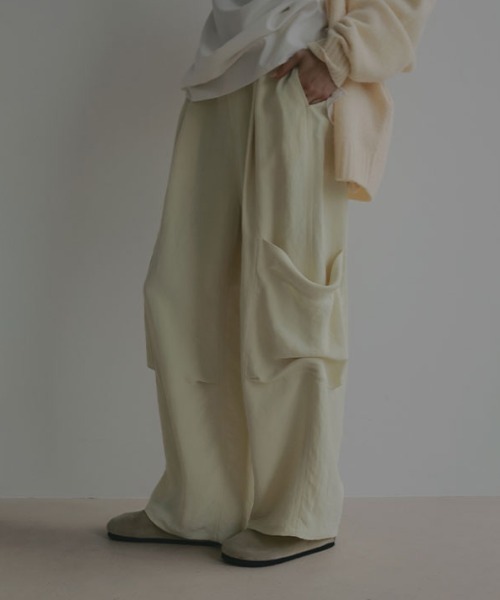バックサテンリラクシーカーゴパンツ（その他パンツ）｜ETRE TOKYO