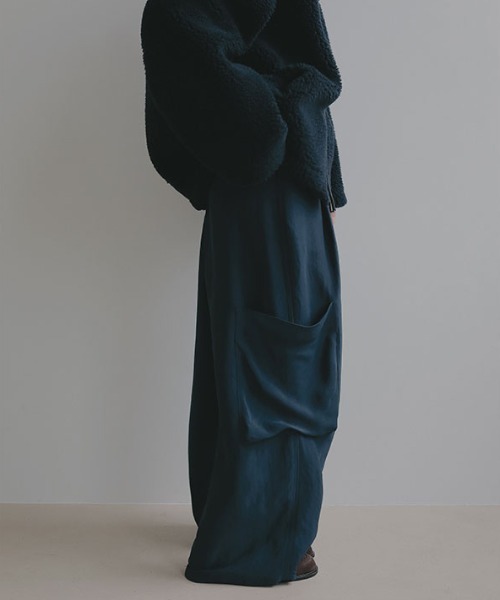 バックサテンリラクシーカーゴパンツ（その他パンツ）｜ETRE TOKYO