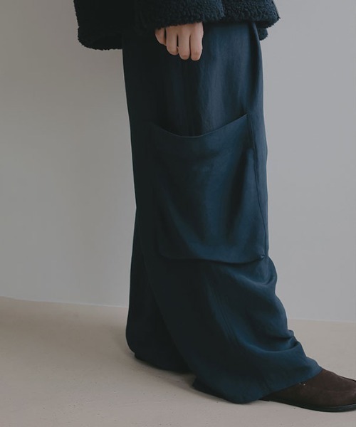 バックサテンリラクシーカーゴパンツ（その他パンツ）｜ETRE TOKYO