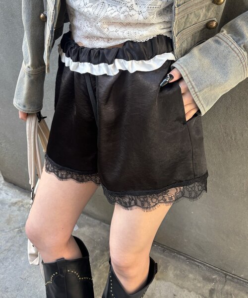 WHO'S WHO gallery（フーズフーギャラリー）の「ダブルウエストサテンロゴショーツ（その他パンツ・レディース・オフホワイト/ブラック/ネイビー/グレー・FREE）」の7枚目の写真