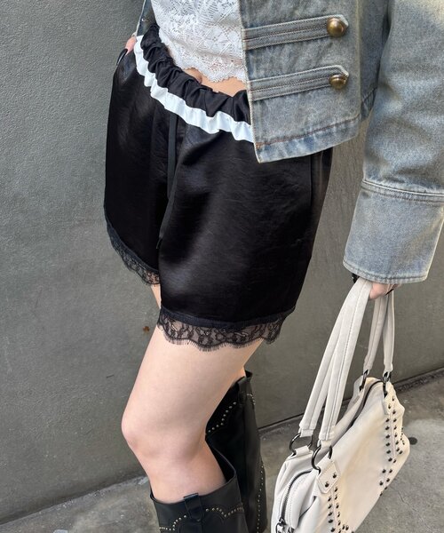 WHO'S WHO gallery（フーズフーギャラリー）の「ダブルウエストサテンロゴショーツ（その他パンツ・レディース・オフホワイト/ブラック/ネイビー/グレー・FREE）」の9枚目の写真