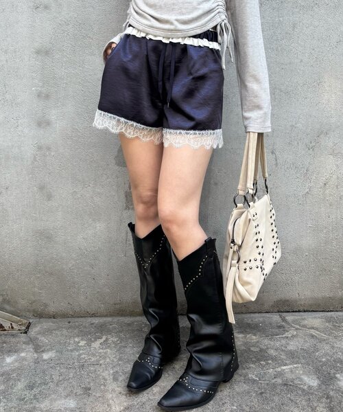 WHO'S WHO gallery（フーズフーギャラリー）の「ダブルウエストサテンロゴショーツ（その他パンツ・レディース・オフホワイト/ブラック/ネイビー/グレー・FREE）」の19枚目の写真