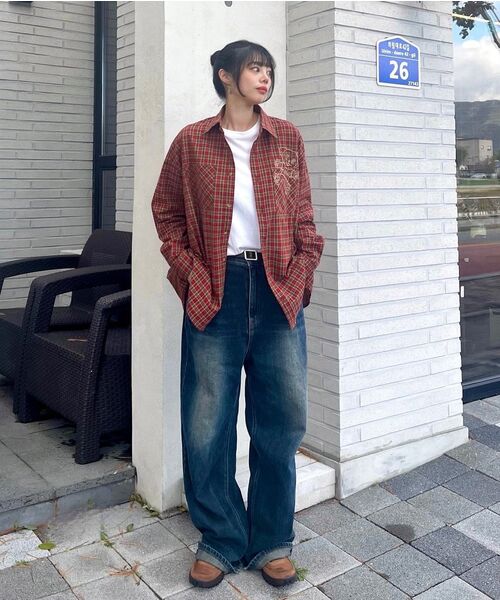 WaiKei(ワイケイ)の「マルチーズ刺繍チェックシャツ 4 COLOR(シャツ/ブラウス・レディース・バーガンディー/ブラウン/グリーン/ブルー・3/2/1)」の9枚目の写真