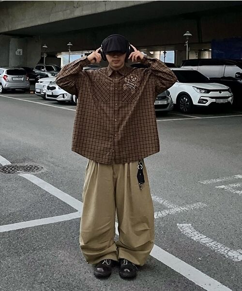 WaiKei(ワイケイ)の「マルチーズ刺繍チェックシャツ 4 COLOR(シャツ/ブラウス・レディース・バーガンディー/ブラウン/グリーン/ブルー・3/2/1)」の10枚目の写真