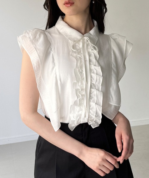 junoah(ジュノア)の「フリルノースリーブシアーブラウス(シャツ/ブラウス・レディース・ホワイト/ブルー/ブラック・LARGE/MEDIUM/SMALL)」の5枚目の写真