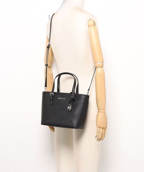 MICHAEL KORS（マイケルコース）の「JET SET TRAVEL XS CRYL CONV TZ TOTE トートバッグ（トートバッグ・レディース・ブラック・FREE）」の5枚目の写真