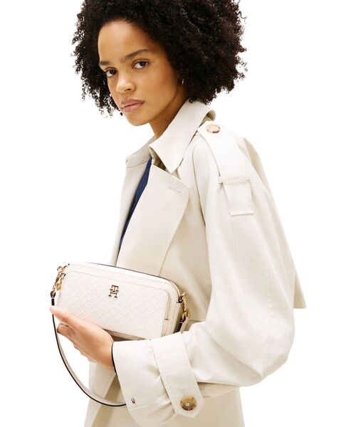 TOMMY HILFIGER（トミーヒルフィガー）の「モノグラムデイリーカメラバッグ（ボディバッグ/ウエストポーチ・レディース・ブラック/アイボリー・FREE）」の13枚目の写真