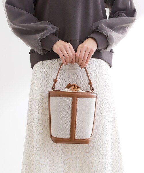 Reflect（リフレクト）の「【ショルダー付き】バケット型ワンショルダーバッグ（ショルダーバッグ・レディース・キャメル/ネイビー・00）」の3枚目の写真