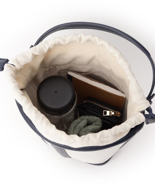 Reflect（リフレクト）の「【ショルダー付き】バケット型ワンショルダーバッグ（ショルダーバッグ・レディース・キャメル/ネイビー・00）」の15枚目の写真