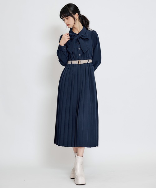 REDYAZEL(レディアゼル)の「リボンタイプリーツロングシャツワンピース(ワンピース・レディース・ミント/ネイビー/ライトグレー・FREE)」の10枚目の写真